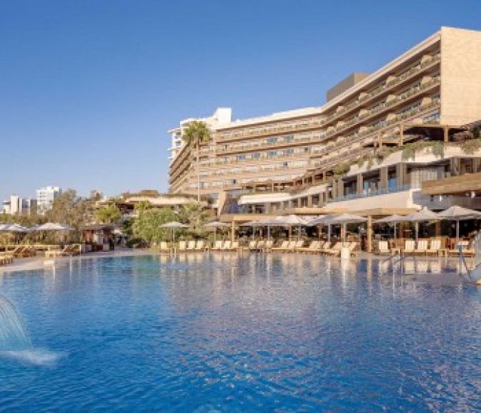 FOUR SEASONS HOTEL